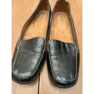 Women's black leather comfort loafers by Natural Sole size 8M